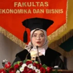 Pidato Pengukuhan: "Prof. Nurul Indarti menyampaikan pidato pengukuhan sebagai Guru Besar di bidang Manajemen di UGM."