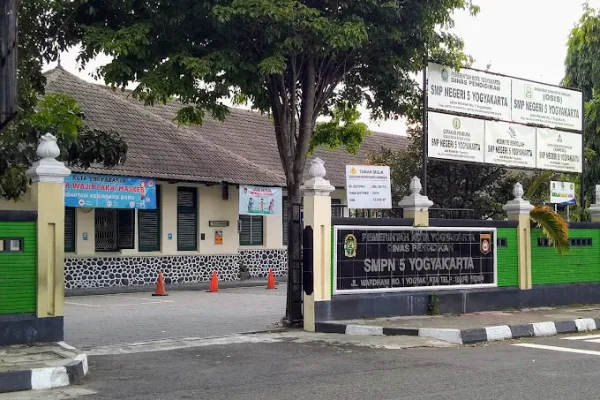 Data Seleksi PPDB SMP Kota Yogya Jalur Prestasi 2025 gambar SMP 5 Yogya Pawitikra