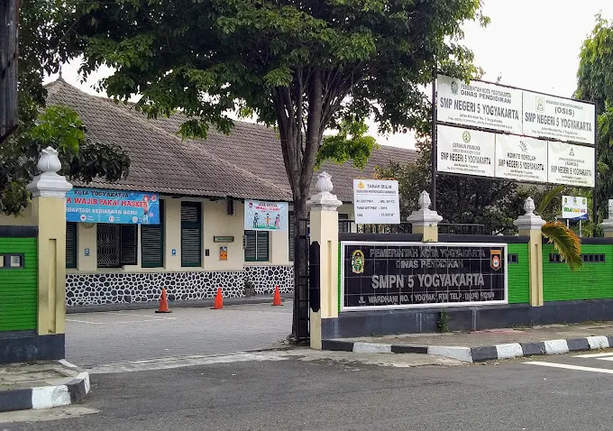 gambar SMP 5 Yogya Pawitikra